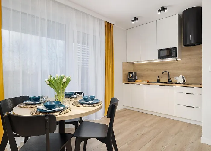 Coast Apartment With Large, Furnished Balcony In Gaski By Noclegi Renters
