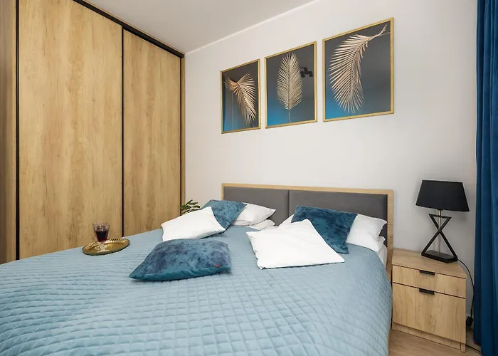 Coast Apartment With Large, Furnished Balcony In Gaski By Noclegi Renters