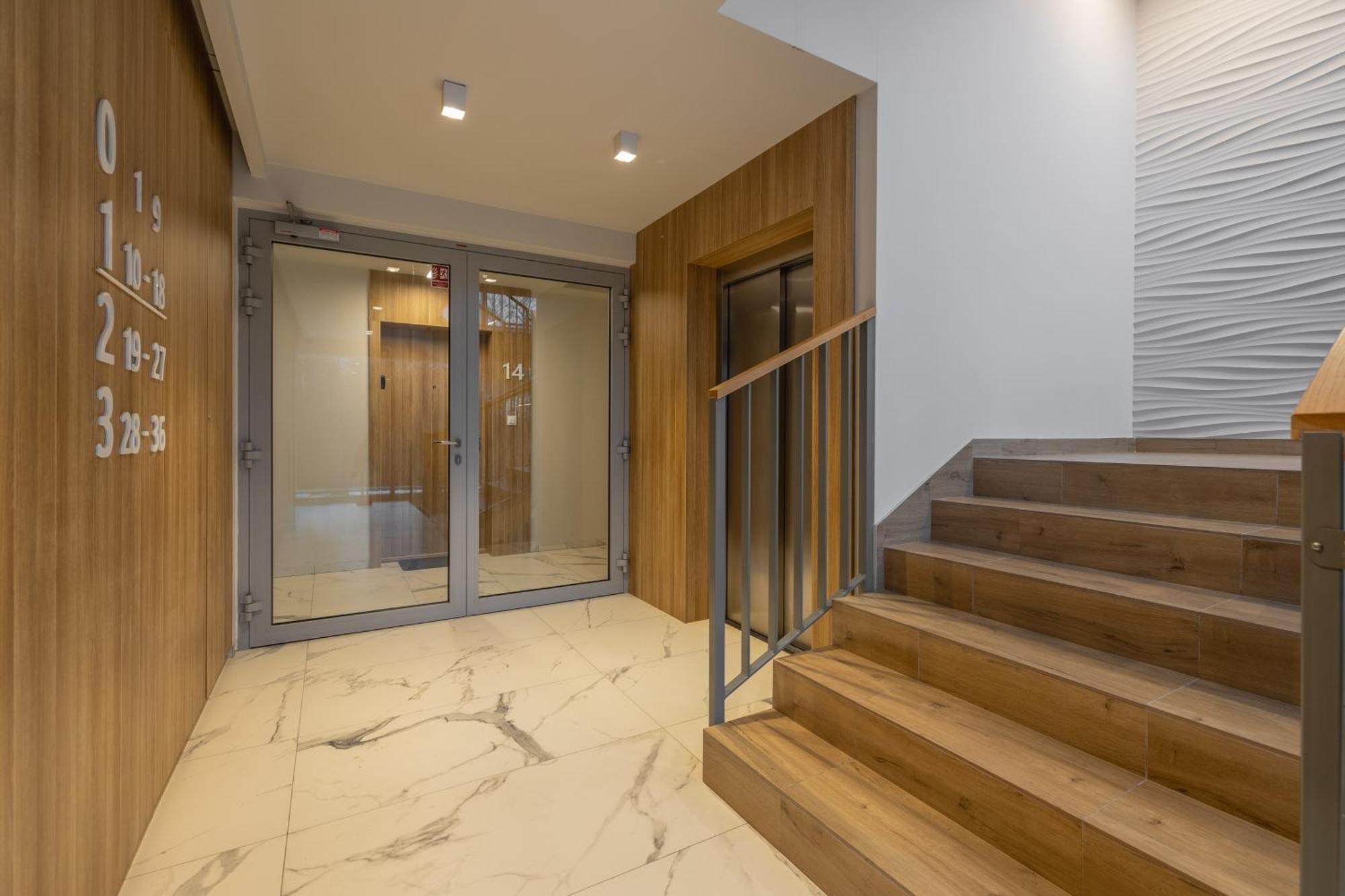 Coast With Large, Furnished Balcony In By Renters *