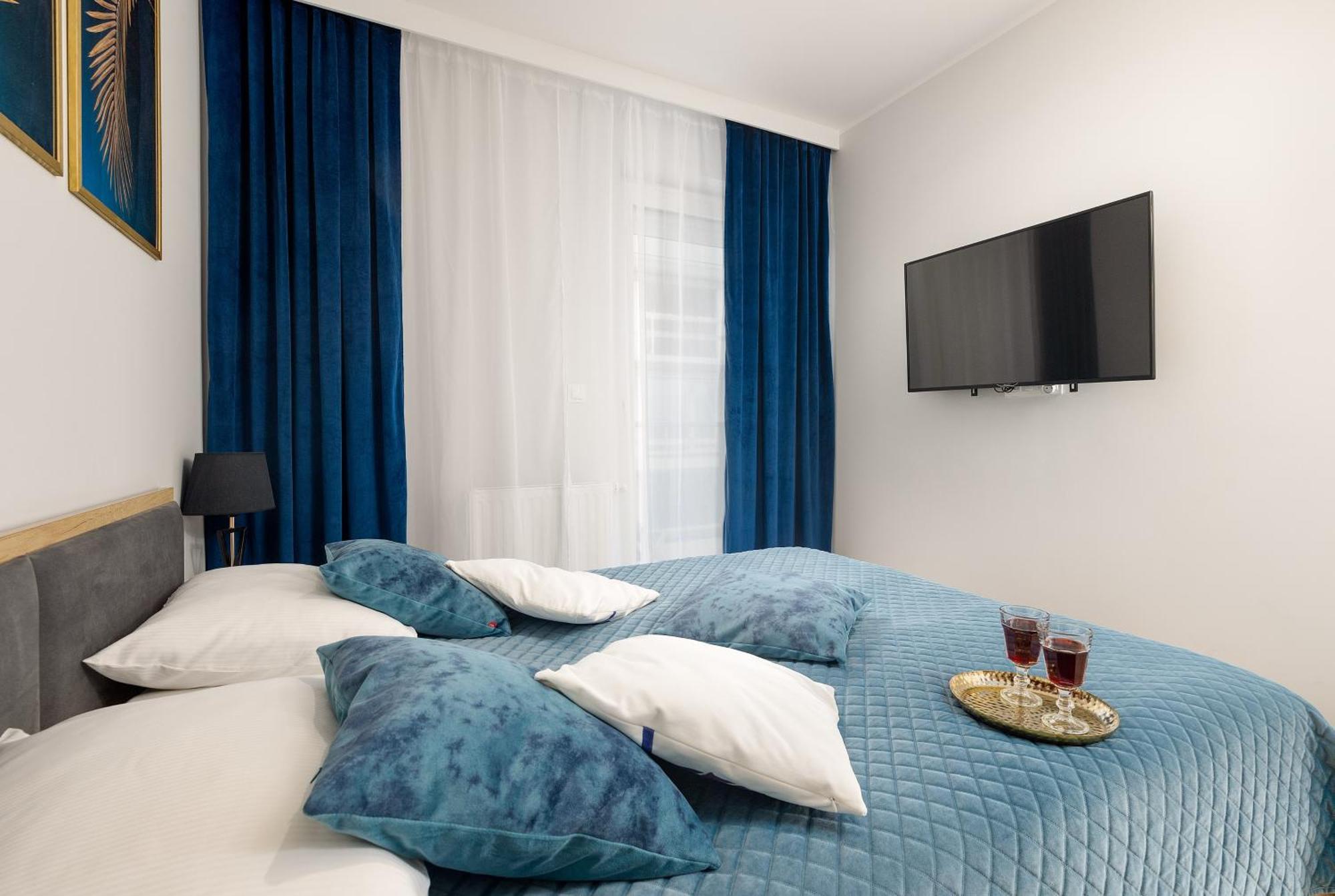 Apartment Coast With Large, Furnished Balcony In By Renters