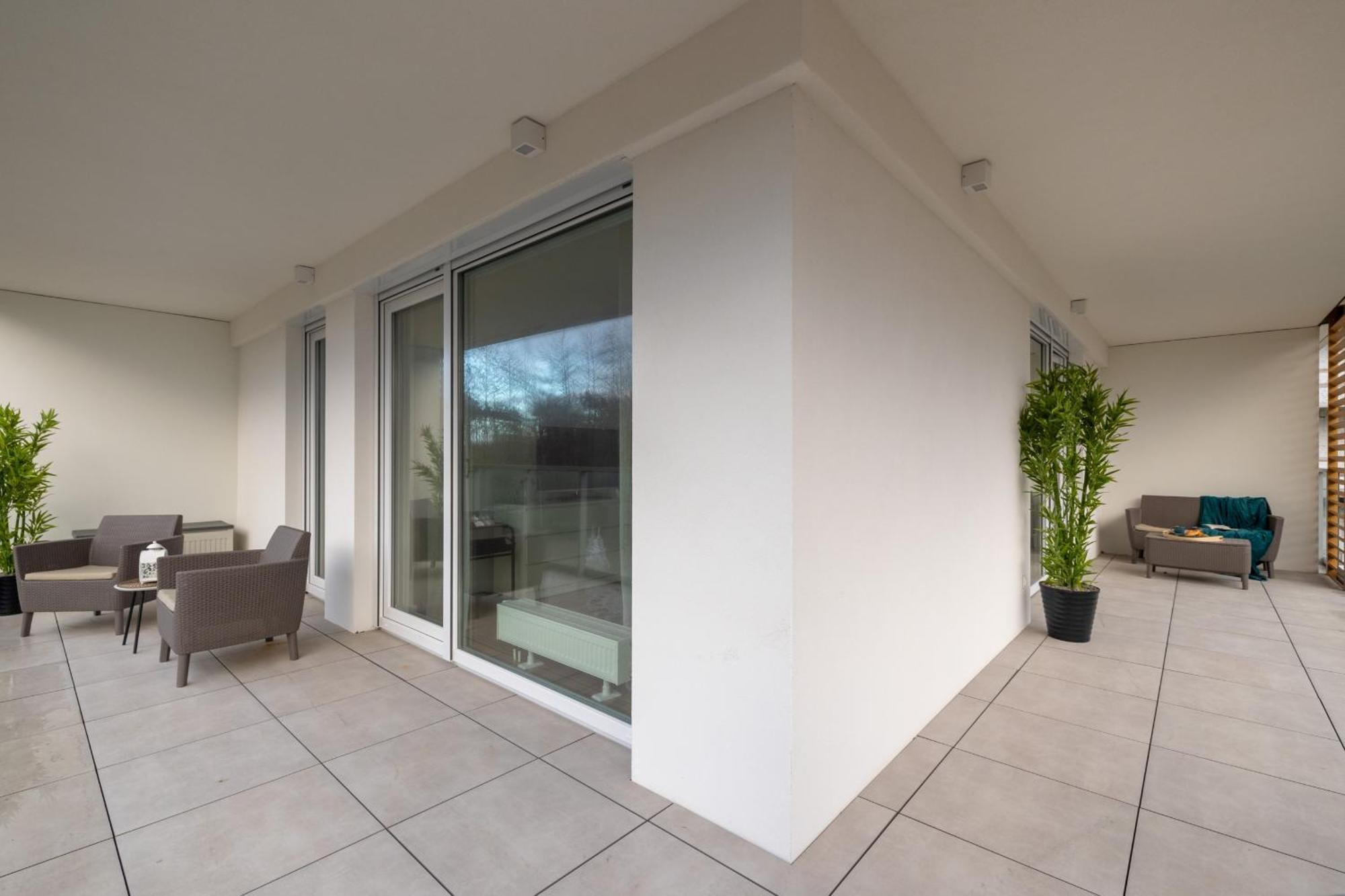Coast With Large, Furnished Balcony In By Renters *