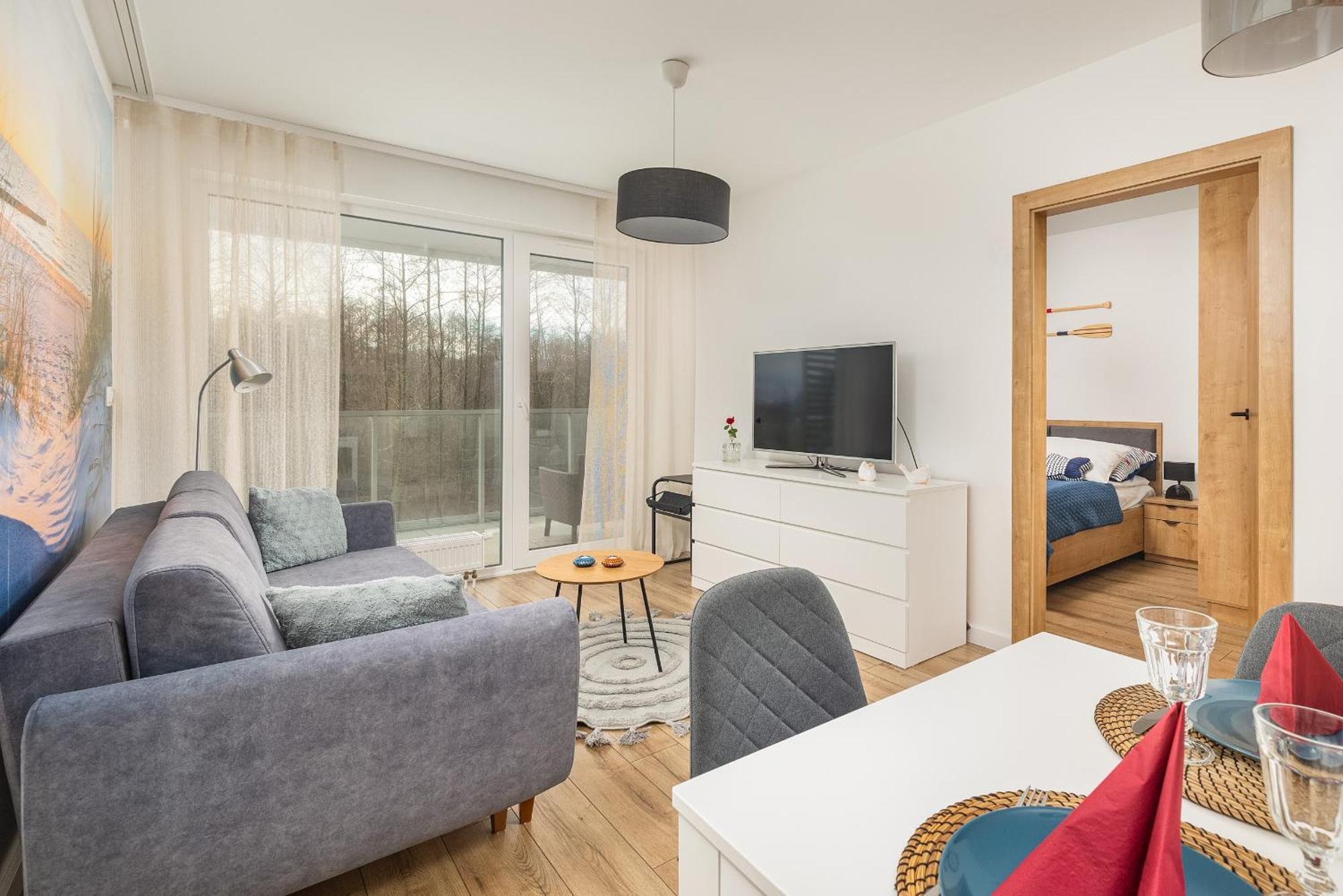 Coast With Large, Furnished Balcony In By Renters *