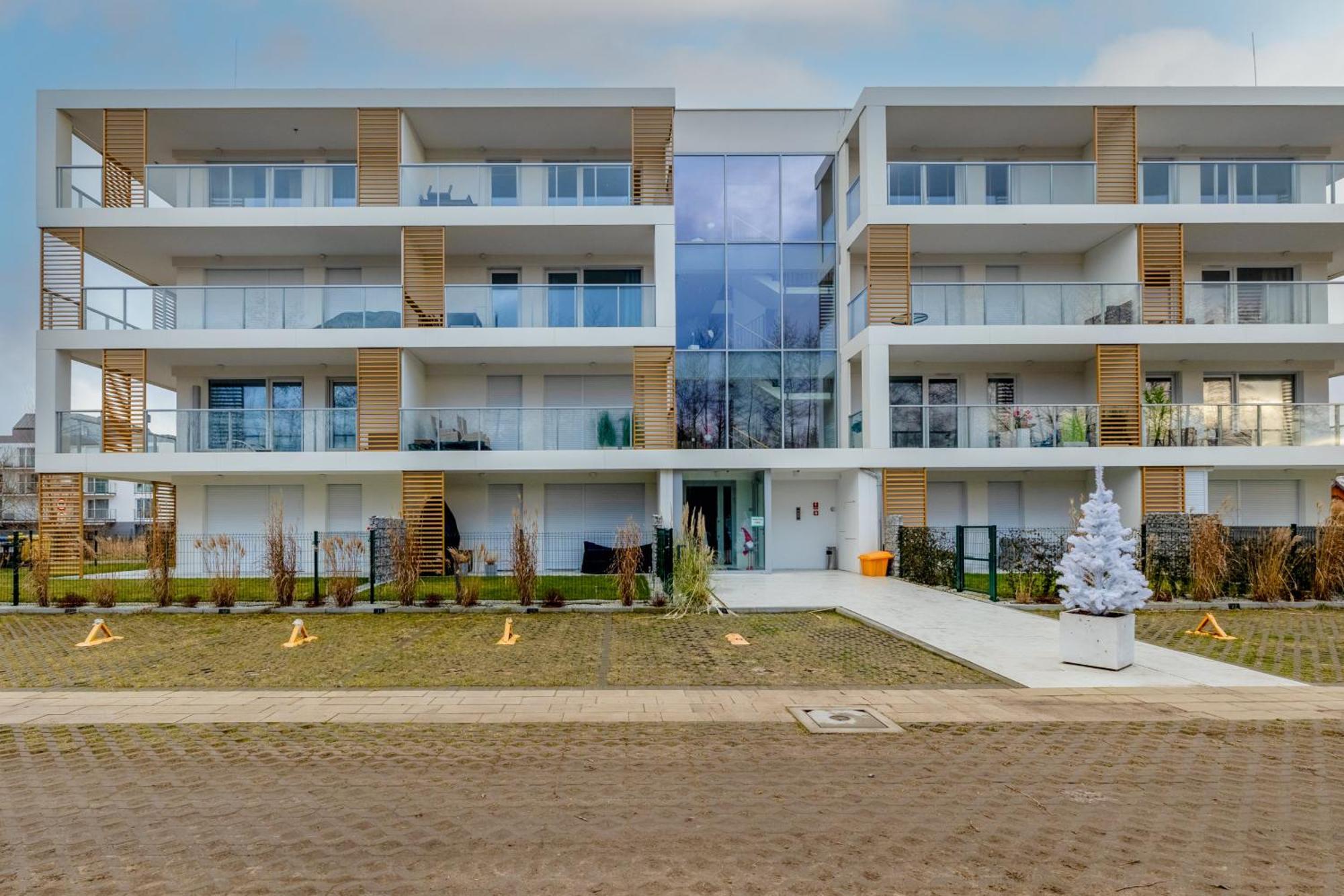 Coast With Large, Furnished Balcony In By Renters Apartment Gaski (Koszalin)